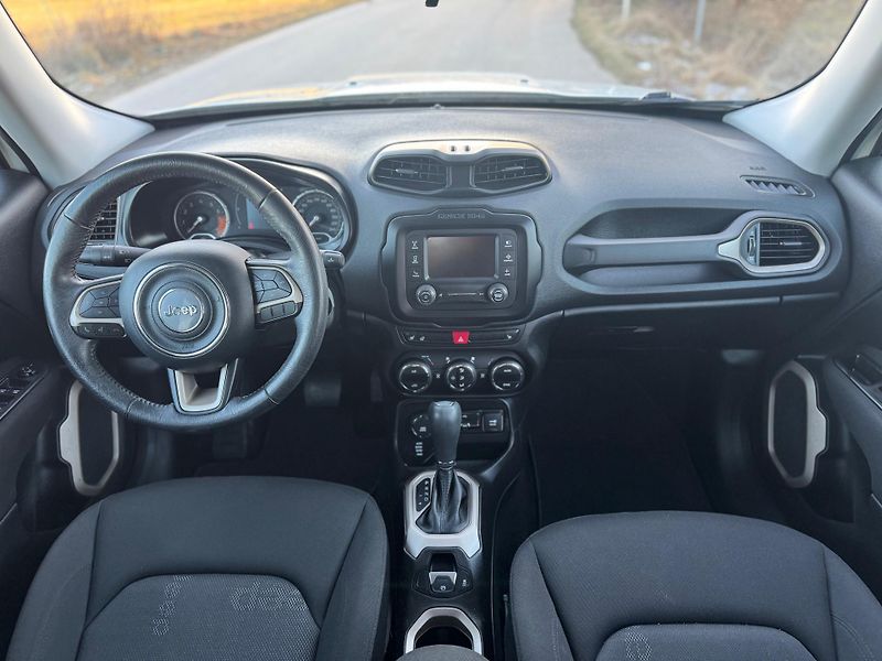 Jeep Renegade (2015) 2.4 AUTOMAT 4x4,SERVISNÍ KNIHA - fotka 19 z 30