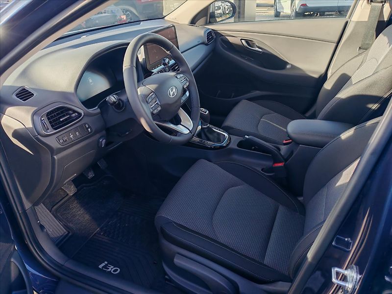 Hyundai i30 1,5 i  GO Czech! - fotka 7 z 10