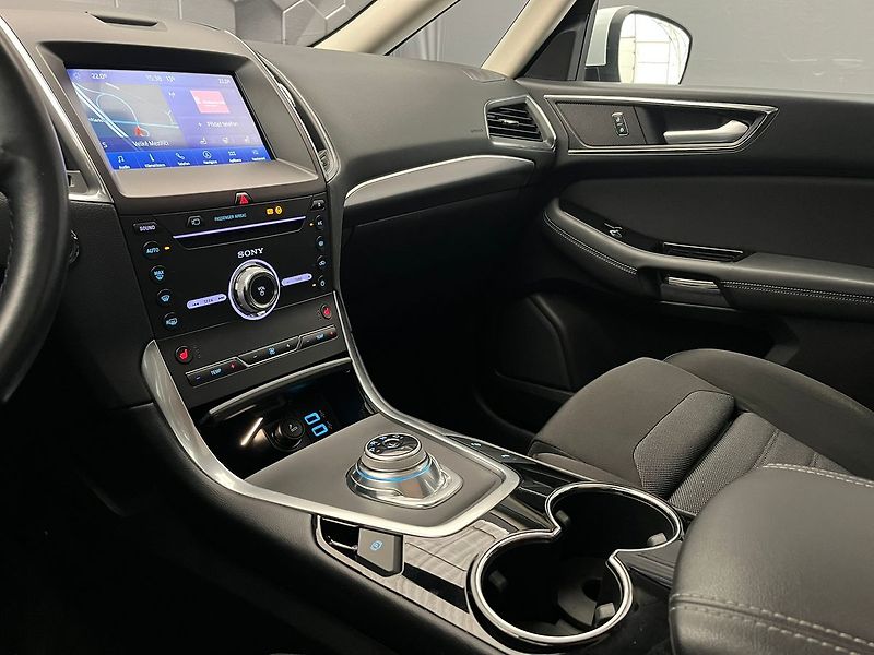 Ford S-MAX 2.5 HEV TITANIUM 7 míst - fotka 18 z 70