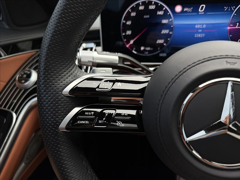 Mercedes-Benz Třídy S 400d AMG 4Matic - fotka 15 z 36