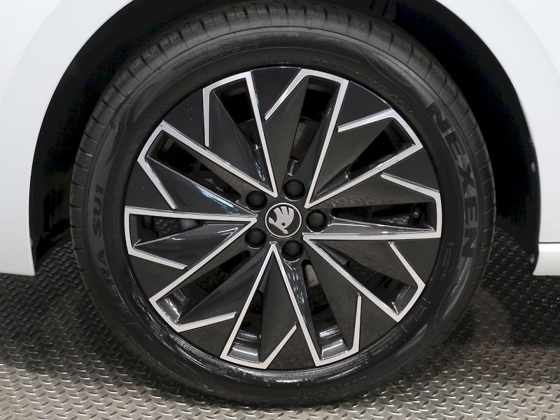 Škoda Scala (2025) TOP SELECTION 1.0TSI 85KW DSG - fotka 12 z 41