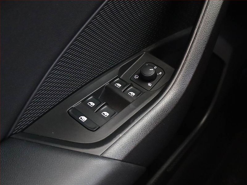 Škoda Octavia (2023) Ambition 1.5 TSI, Tempomat - fotka 18 z 18