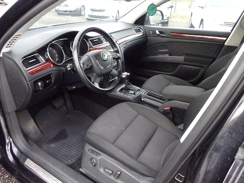Škoda Superb 3.6FSI V6 191kW DSG 4x4  - fotka 4 z 29