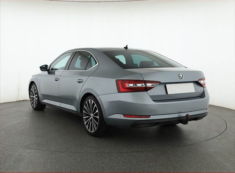 Škoda Superb (2017) 2.0 TDI, 4X4, Automat - fotka 4 z 20