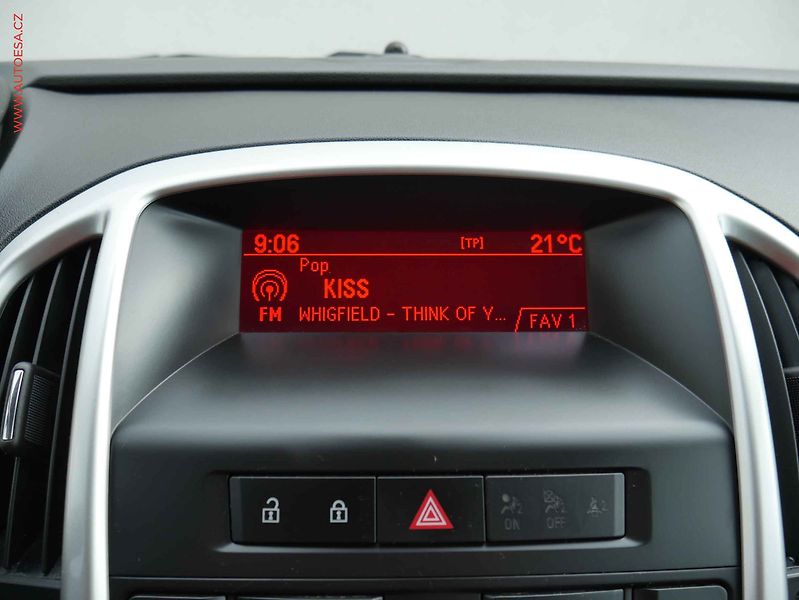 Opel Astra (2012) 1.4T Sports Tourer, ČR, AC - fotka 15 z 19