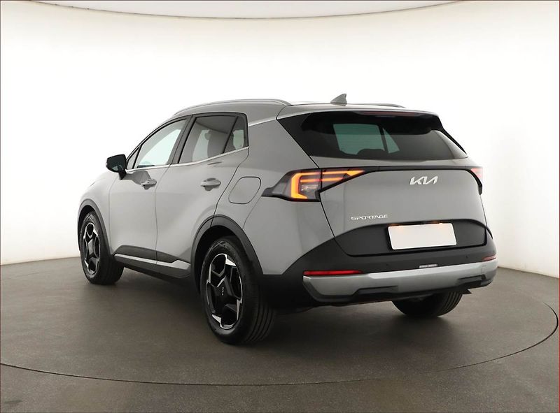Kia Sportage (2026) 1.6 T-GDI, Gold, Navigace - fotka 4 z 20