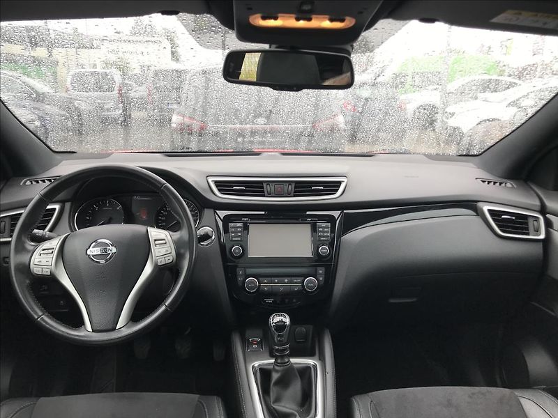 Nissan Qashqai 1,6 96kw   PANORAM - fotka 9 z 13
