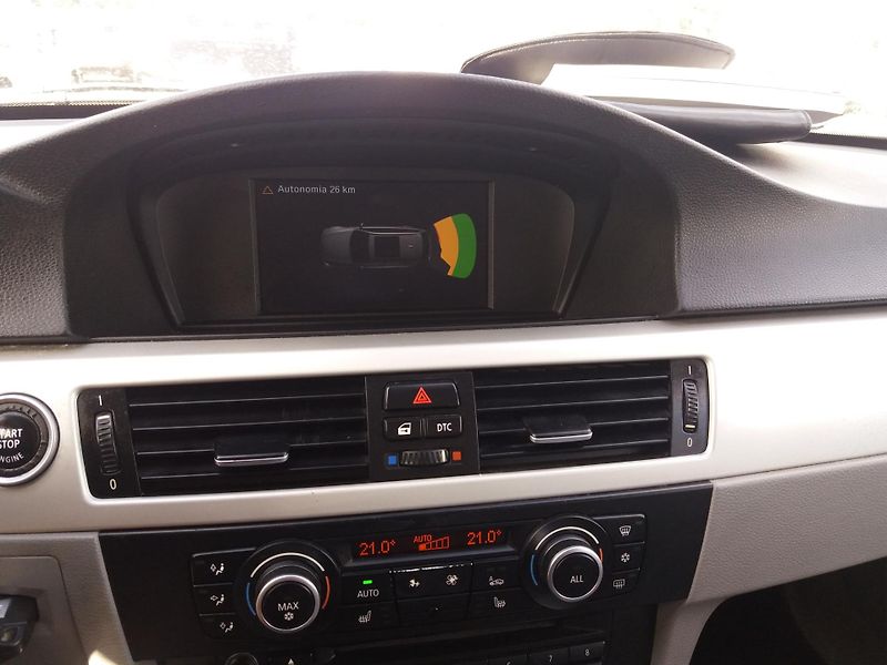BMW Řada 3 (2010) 2.0d,105kW,VÝHŘEV.SEDADEL!! - fotka 26 z 26