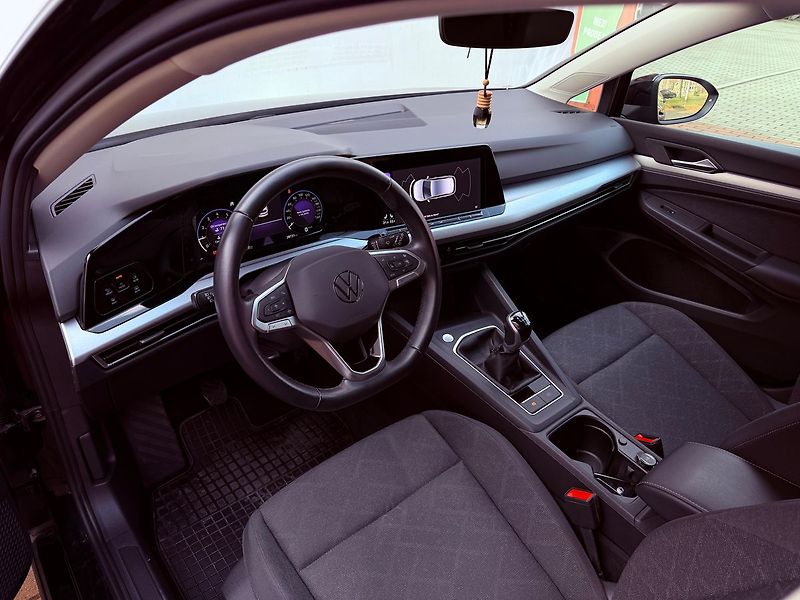 Volkswagen Golf 1.5 TSi Life, ČR, 1.Maj - fotka 16 z 33