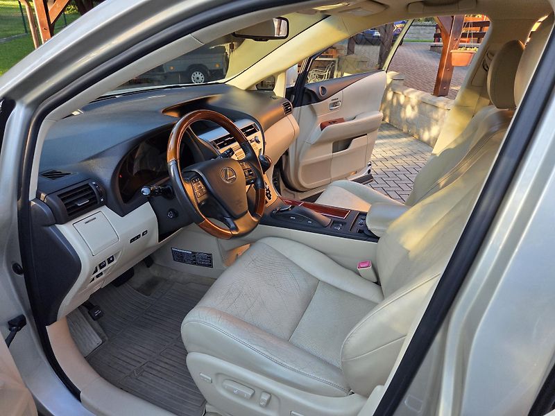 Lexus RX 450h (2011) - fotka 6 z 23