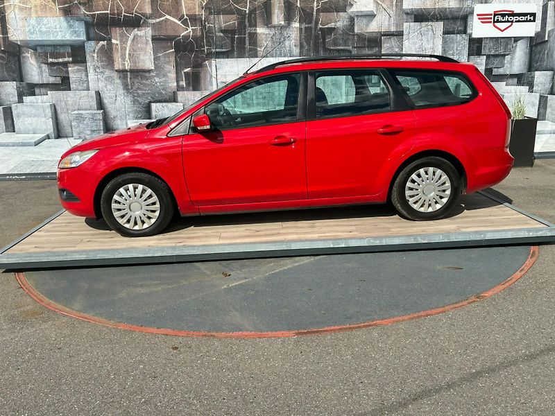 Ford Focus (2010) 1.6TDCi, 66KW, VYHŘ. SEDADLA - fotka 4 z 22