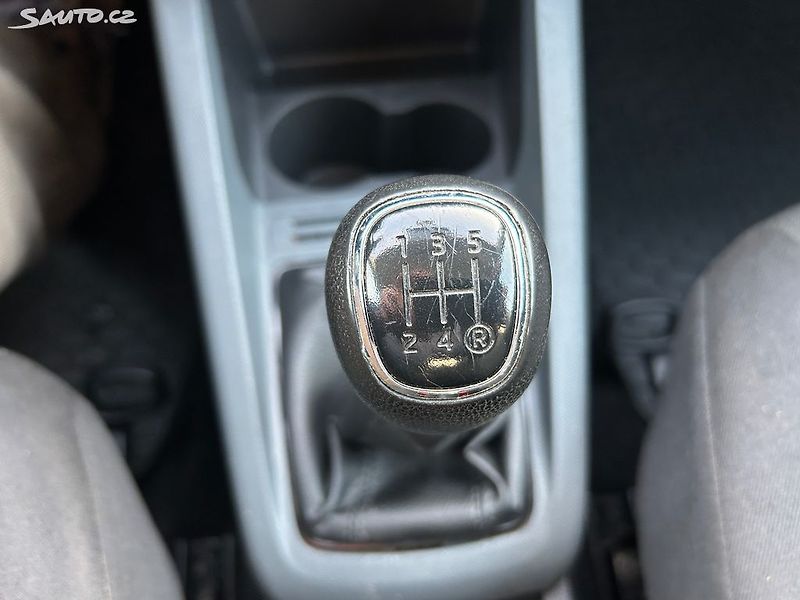 Škoda Fabia (2017) 1.0 Mpi 55 KW - fotka 17 z 21
