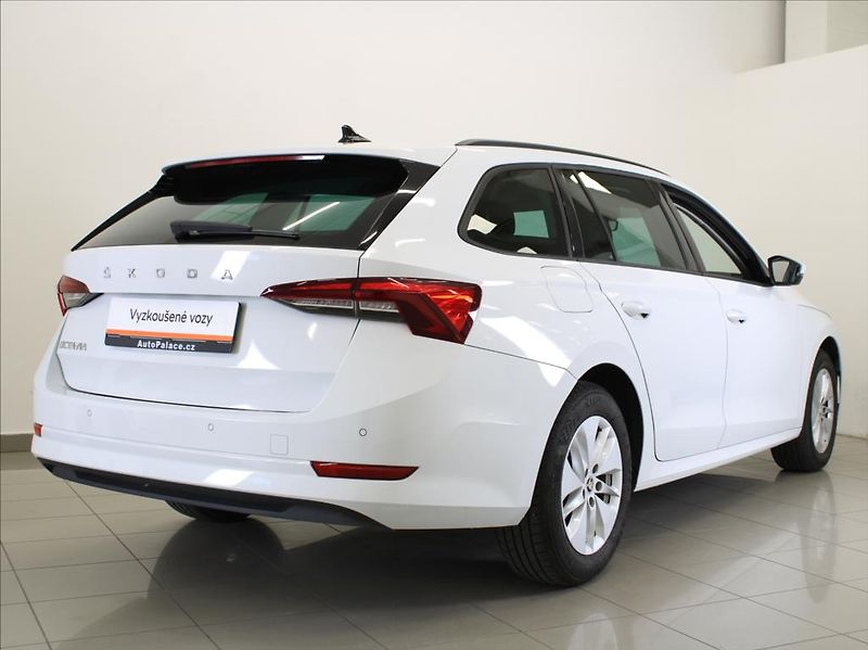 Škoda Octavia 2,0 TDi MT Ambition 22tkm.ČR - fotka 3 z 24