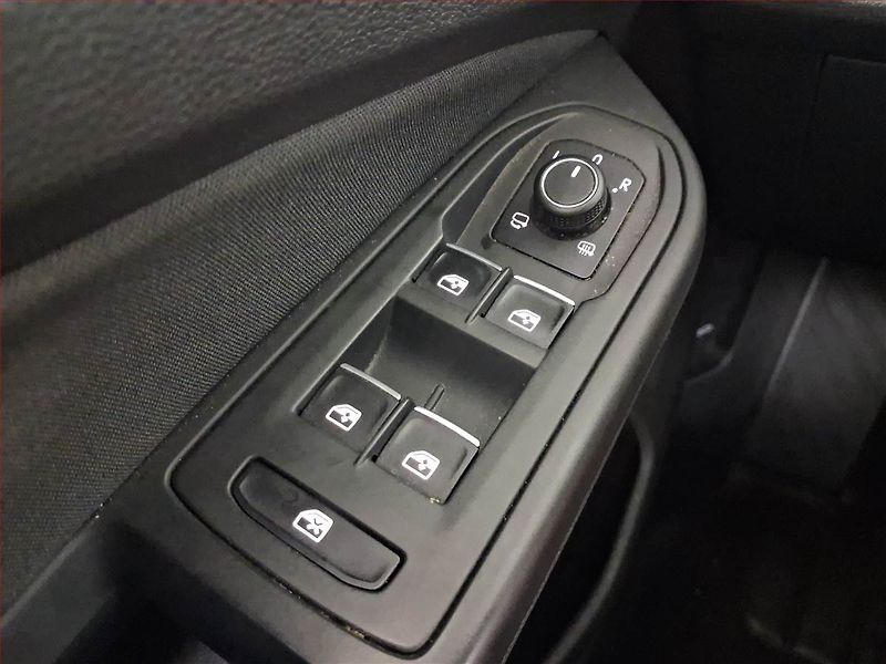 Volkswagen Golf (2021) Life 2.0 TDI, ČR,1.maj - fotka 17 z 17
