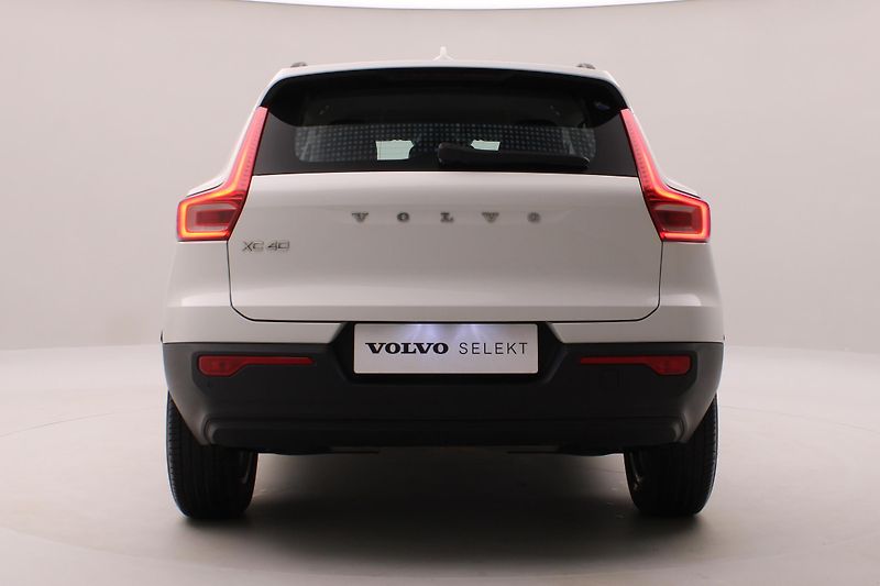 Volvo XC40 T3 KINETIC AUT CZ 1.maj - fotka 12 z 38