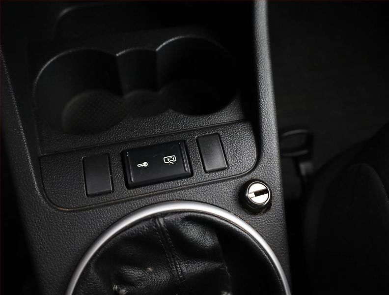Škoda Fabia (2009) 1.2 12V, Serv.kniha, po STK - fotka 12 z 15