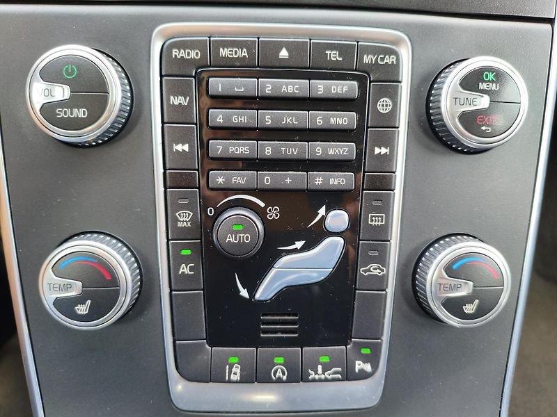 Volvo V60 (2014) 1,6 Diesel - fotka 20 z 33