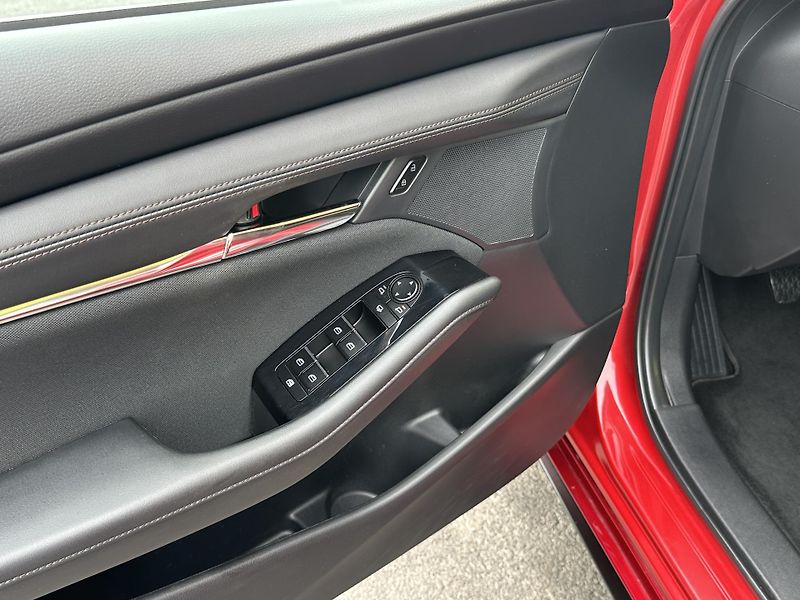 Mazda 3 (2019) 2.0L SKYACTIV-G * ČR * 1.Maj.  - fotka 5 z 43