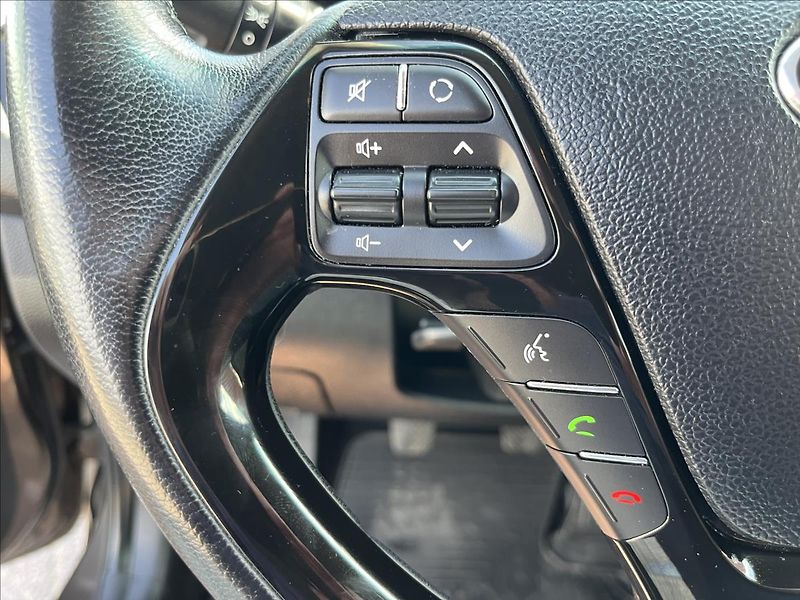 Kia Ceed 1,6 CRDi ČR KLIMA KAMERA NAVI - fotka 26 z 45