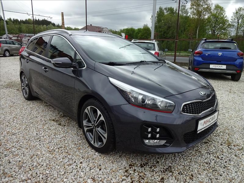 Kia Ceed 1,6 CRDi 100kW GT LINE - fotka 9 z 50