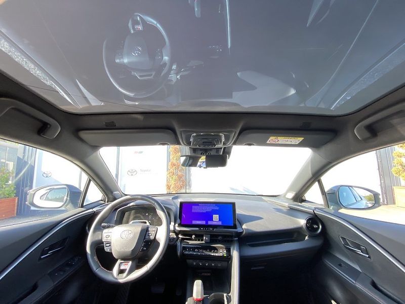 Toyota C-HR 2.0PHEV, ČR, GR Sport VIP, JBL - fotka 15 z 38