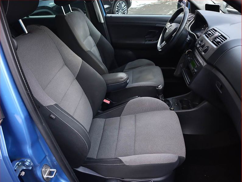 Škoda Fabia (2010) 1.2 TSI, Serv.kniha, Tempomat - fotka 6 z 13