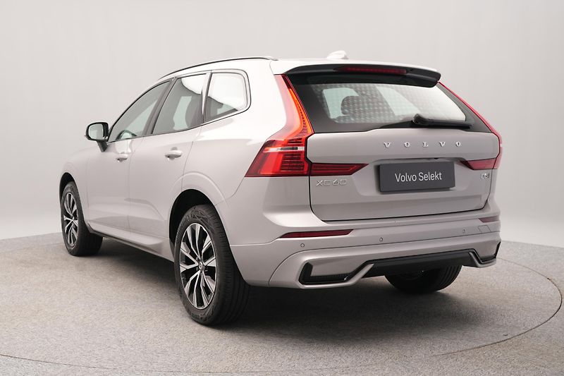 Volvo XC60 B5 AWD PLUS DARK CZ 1.maj - fotka 8 z 44