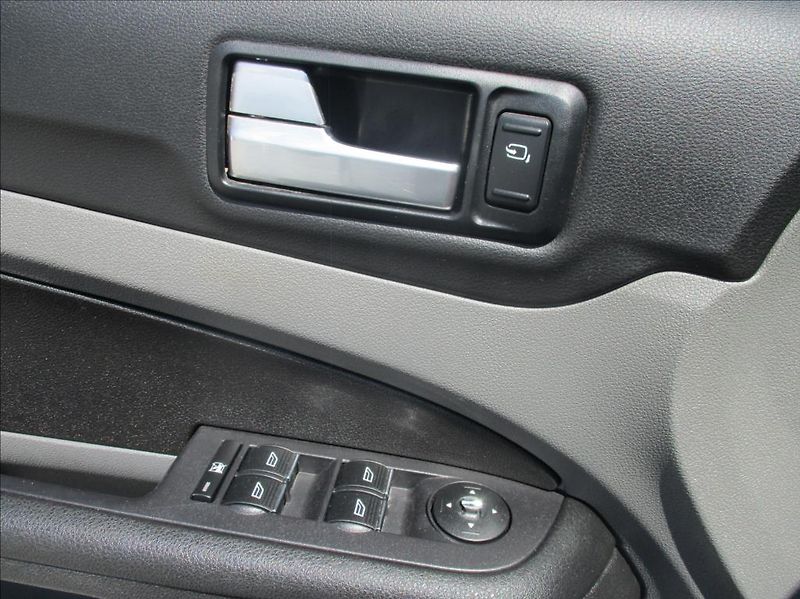 Ford Focus 1,6 i, klima, serv. kniha, - fotka 26 z 33