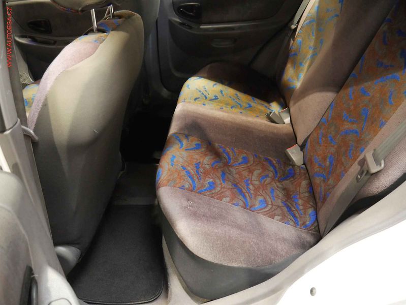 Hyundai Accent (2004) 1.5 CRDI, 2.maj,ČR, TZ - fotka 10 z 14