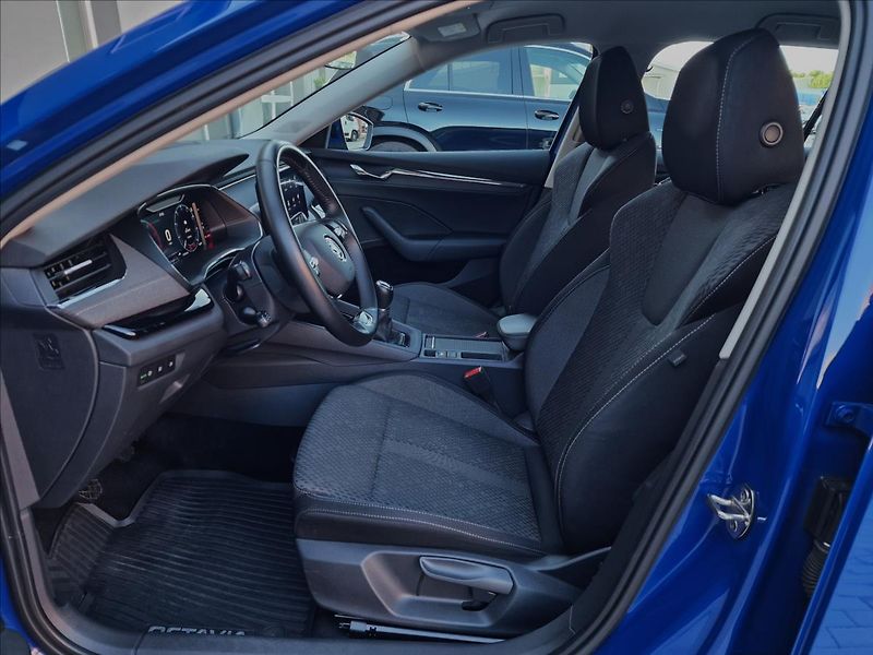 Škoda Octavia 2.0 TDI Style,původ ČR,1.Maj - fotka 19 z 50