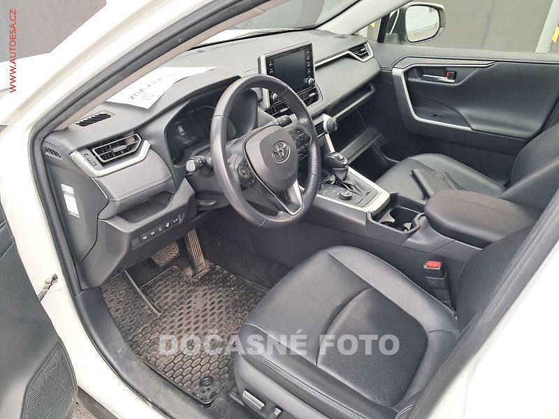 Toyota RAV4 (2020) 2.5HYBRID, ČR - fotka 3 z 3