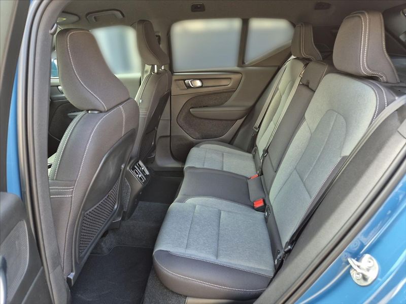 Volvo XC40 2,0 B3 Core - fotka 10 z 16