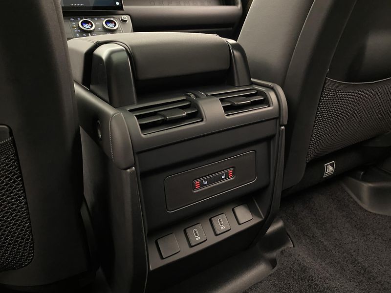 Land Rover Defender (2026) 110 D350 X-Dynamic REZERVACE - fotka 53 z 56