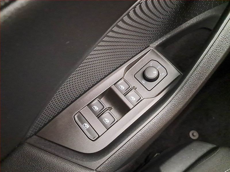 Škoda Octavia (2023) Ambition 2.0 TDI, ČR,1.maj - fotka 18 z 19