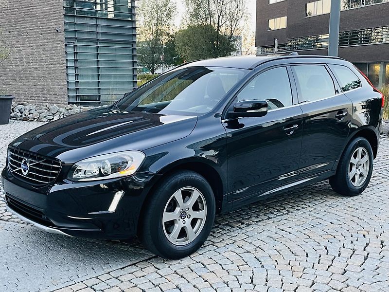 Volvo XC60 2.0D 5VÁLEC AUT TAŽNÉ VÝHŘEV - fotka 5 z 43