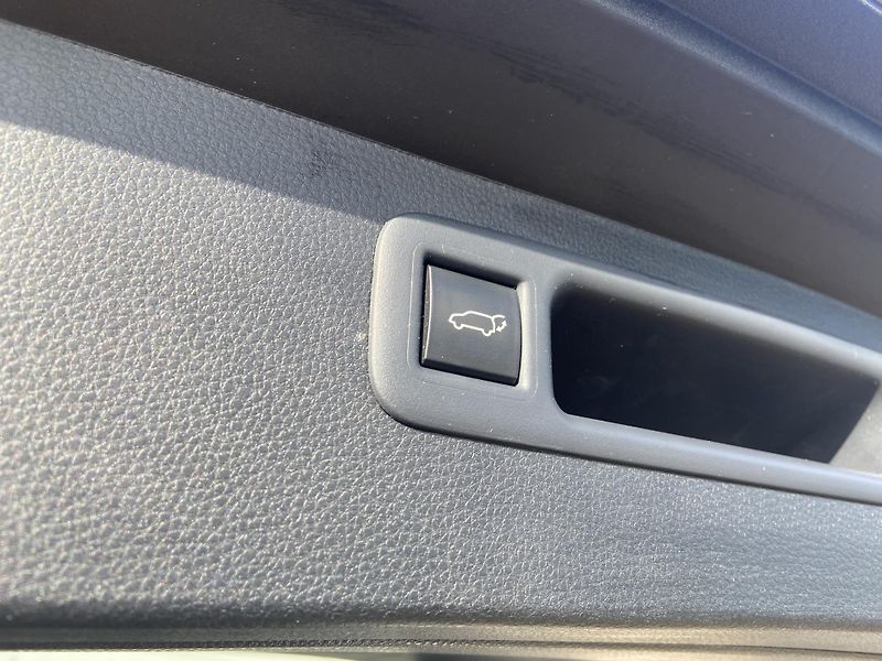Toyota Highlander 2.5 HSD e-CVT AWD Executive JB - fotka 25 z 25