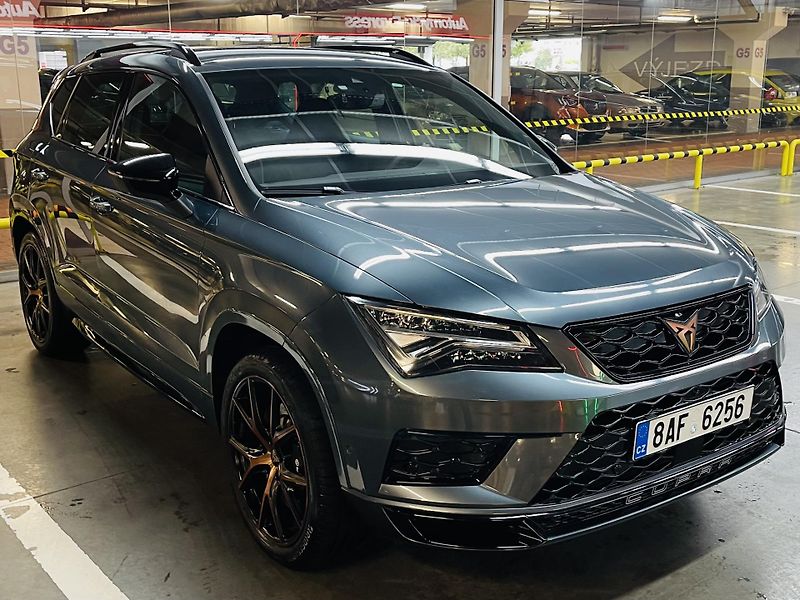 Cupra Ateca (2020) BREMBO, autokamera, zimní pneu - fotka 1 z 9