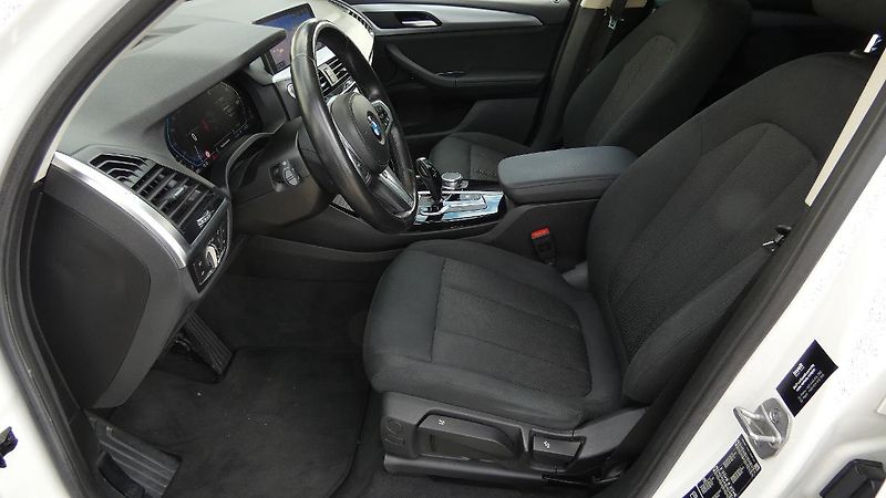 BMW X3 20d xDrive - fotka 19 z 27