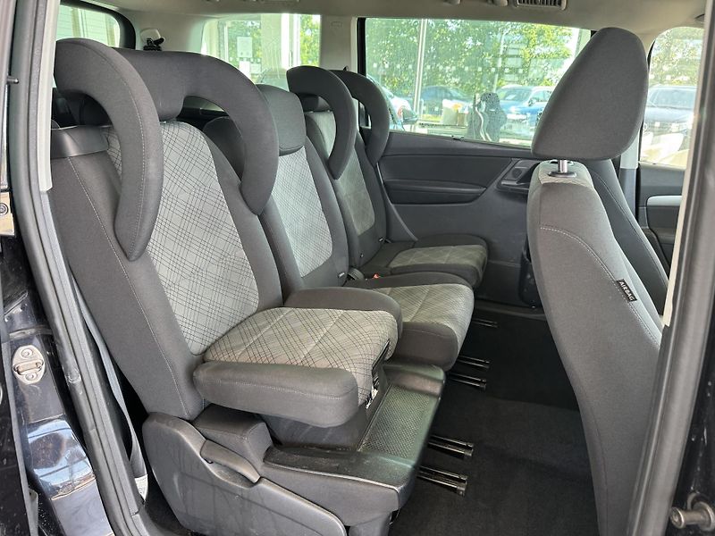 Volkswagen Sharan (2016) 2,0TDi 7.MÍST NAVIGACE KAMERA - fotka 13 z 14