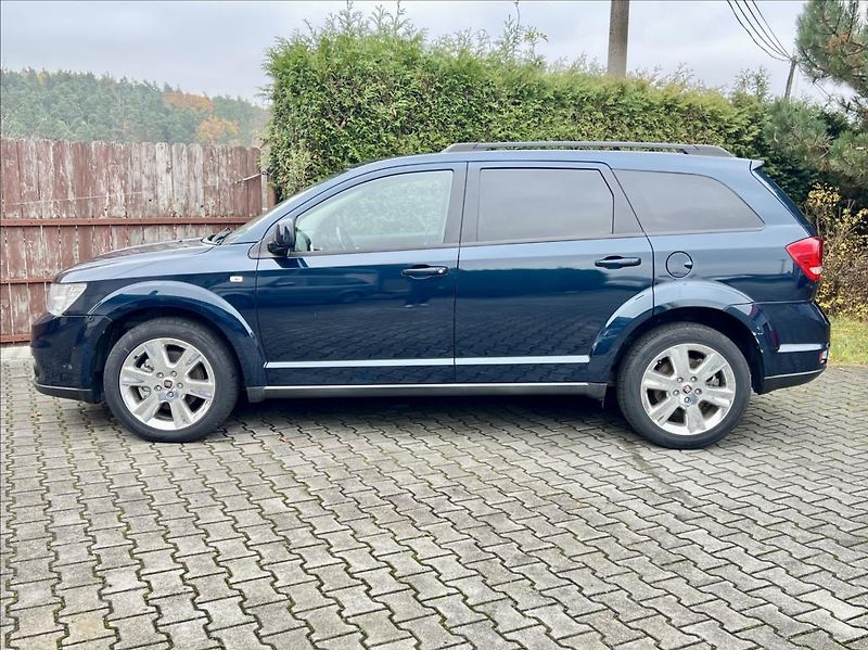 Fiat Freemont 2,0 Mjet URBAN / 7MÍST / - fotka 2 z 43