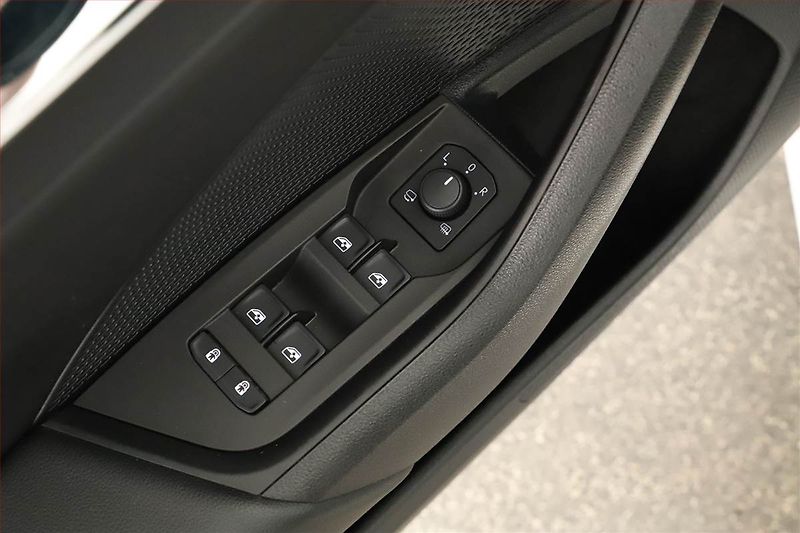 Škoda Octavia (2021) Style 2.0 TDI, ČR,1.maj - fotka 18 z 18