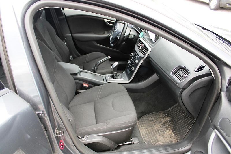 Volvo V40 (2012) 1,6D2 KLIMA TEMPOMAT EL.OKNA - fotka 13 z 16