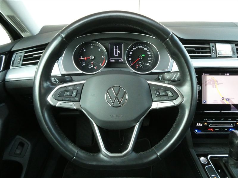 Volkswagen Passat 2,0 TDi DSG FULL LED BUSINESS - fotka 31 z 41