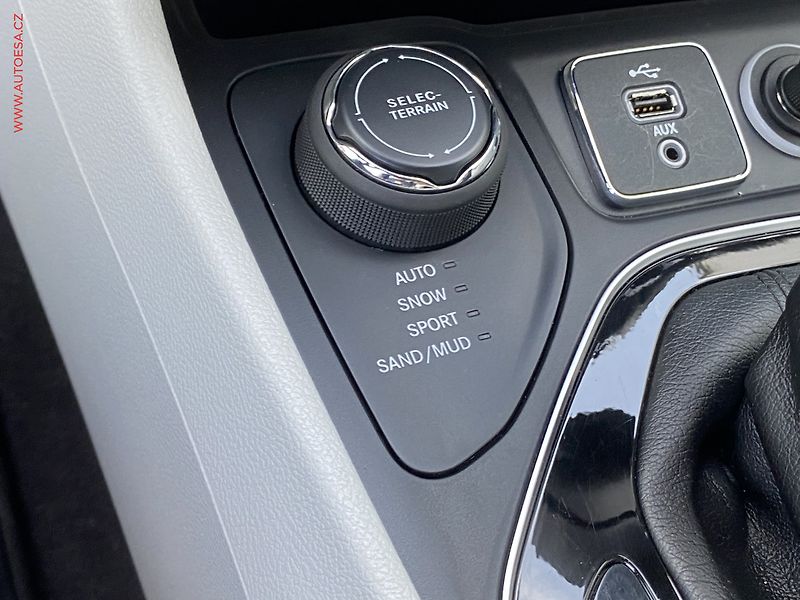 Jeep Cherokee (2020) 2.2 MJT 4X4, ČR, Limited, AT - fotka 16 z 20