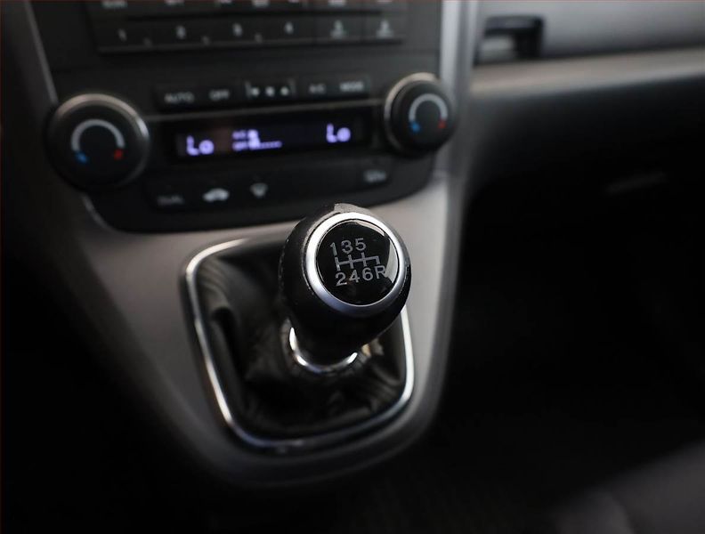 Honda CR-V (2009) 2.2 i-CTDi, 4X4, Serv.kniha - fotka 11 z 18