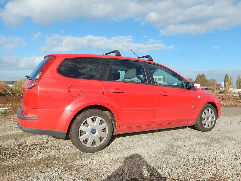 Ford Focus 1.6 i 74 kw - fotka 5 z 11