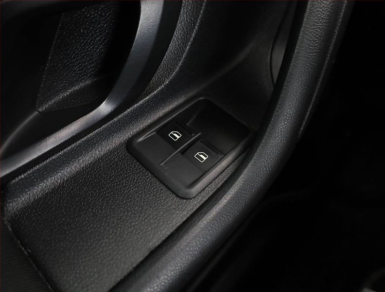 Škoda Fabia (2014) Ambiente 1.2 TSI, Serv.kniha - fotka 15 z 17