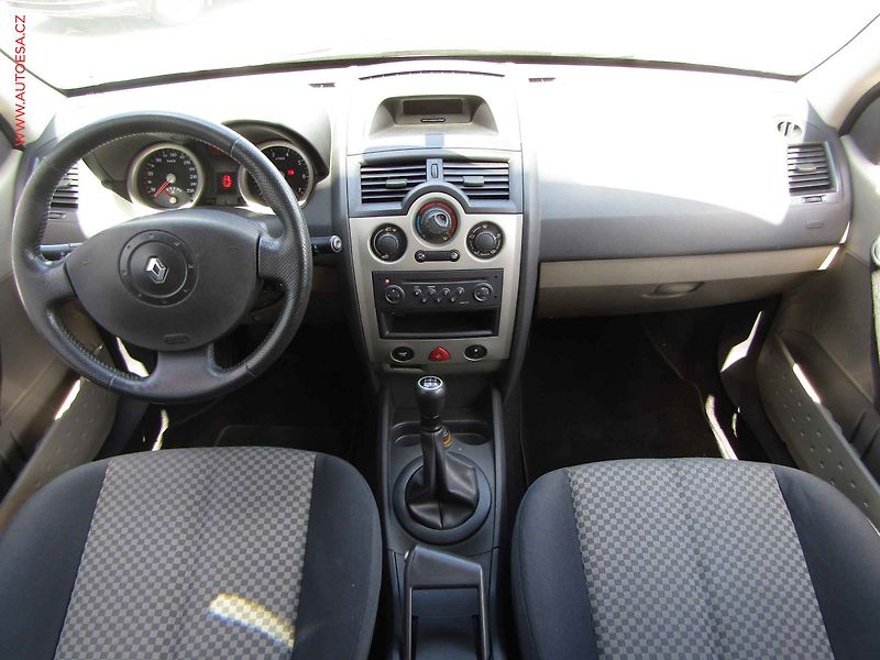 Renault Mégane (2003) 1.5 dCi, AC - fotka 8 z 14