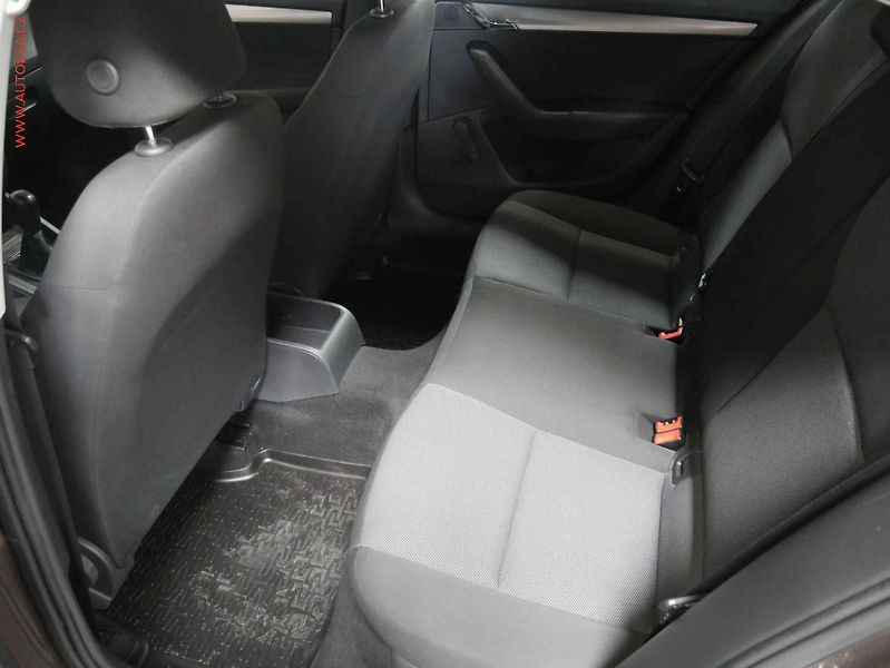 Škoda Octavia (2016) 1.2 TSi, 2.maj,ČR, AC - fotka 10 z 17