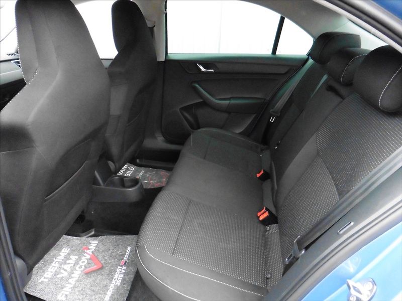 Škoda Rapid 1.2 TSi Elegance Navi 1.maj - fotka 7 z 15